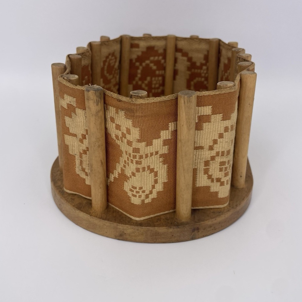 Grannycore Hawaii Handmade Basket Napkin Sewing Fruit Doily burlap Wood Dowels - Picture 4 of 11